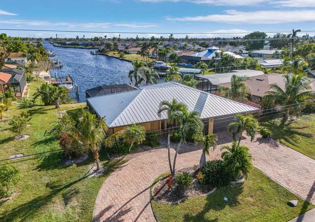 Property at 2807 Country Club Blvd, Cape Coral, FL 33904, 3 beds, 2 baths
