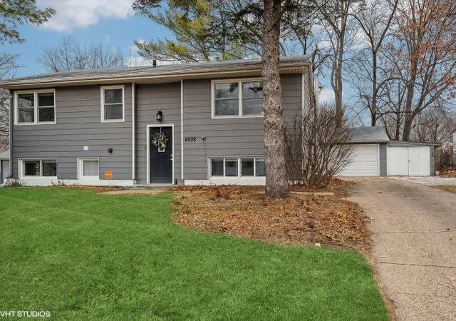 Property at 4928 Hillcrest Dr, Pleasant Hill, IA 50327, 4 beds, 2 baths