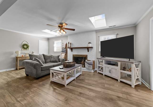 Property at 4611 Paradise Ln, Winston-salem, NC 27101, 3 beds, 3 baths
