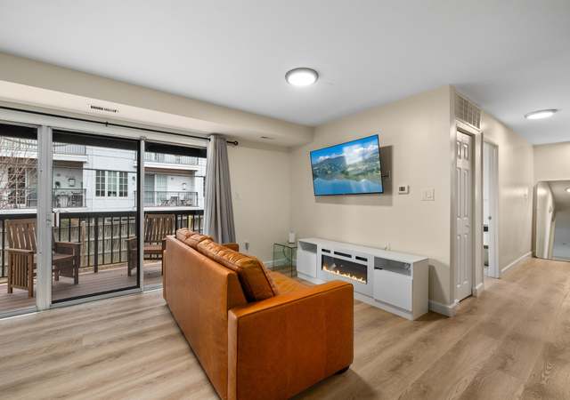 Photo of 200 Park Terrace Ct SE #6, Vienna, VA 22180