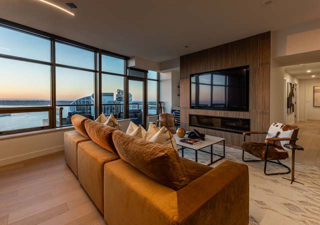 Property at 700 W E St #4301, San Diego, CA 92101, 3 beds, 2 baths