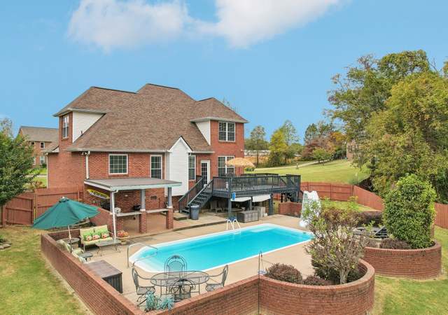 Property at 587 Bristol Ct, Clarksville, TN 37043, 4 beds, 2.5 baths