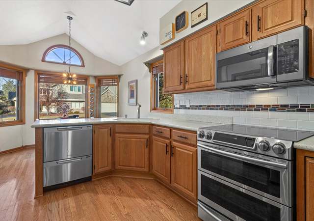 Property at N21W24113 Dorchester Dr Unit 17F, Pewaukee, WI 53072, 3 beds, 2.5 baths