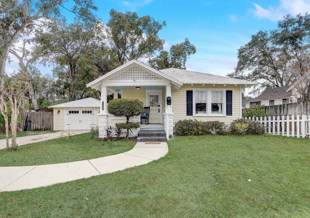 Photo of 135 E 9th Ave, Mount Dora, FL 32757