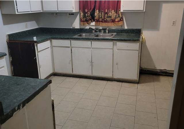 Property at 4947 York Pl, Macon, GA 31204, 4 beds, 2 baths