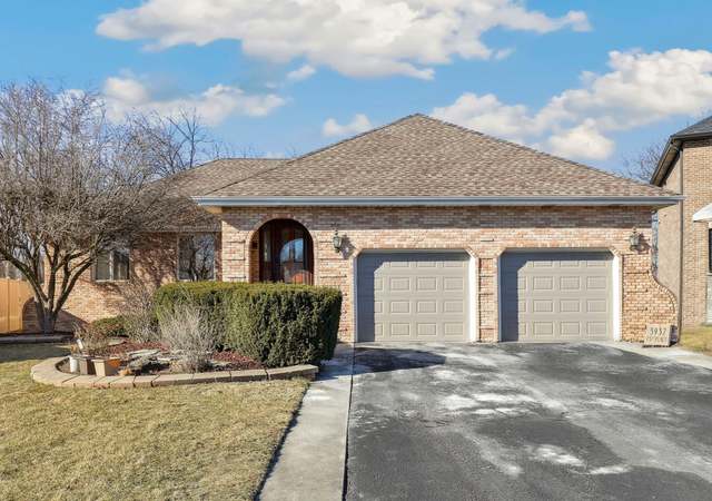 Property at 5932 W 75th Pl, Burbank, IL 60459, 4 beds, 3.5 baths