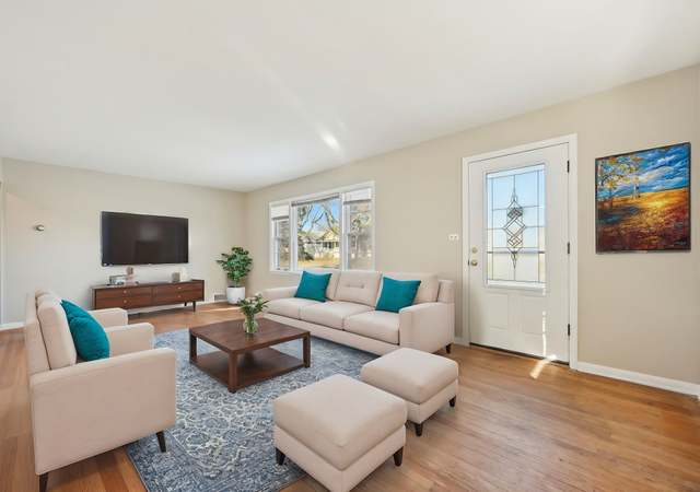Photo of 1431 E Algonquin Rd, Des Plaines, IL 60016