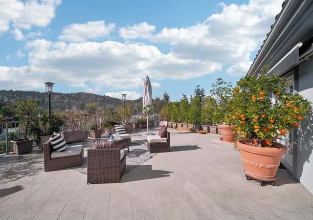 Property at 11989 Laurelwood Dr #3, Studio City, CA 91604, 3 beds, 2.5 baths