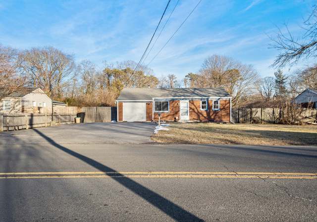 Photo of 1695 N Thompson Dr, Bay Shore, NY 11706