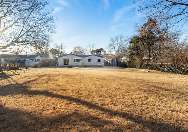 Photo of 1695 N Thompson Dr, Bay Shore, NY 11706