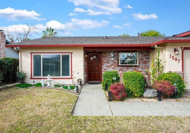 Photo of 1207 Huntington Pl, Manteca, CA 95336