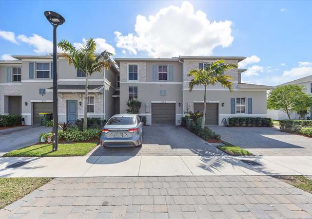 Property at 806 SE 19th St #806, Homestead, FL 33034, 3 beds, 2.5 baths