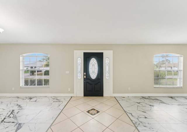 Photo of 923 SE 23rd Ter, Cape Coral, FL 33990