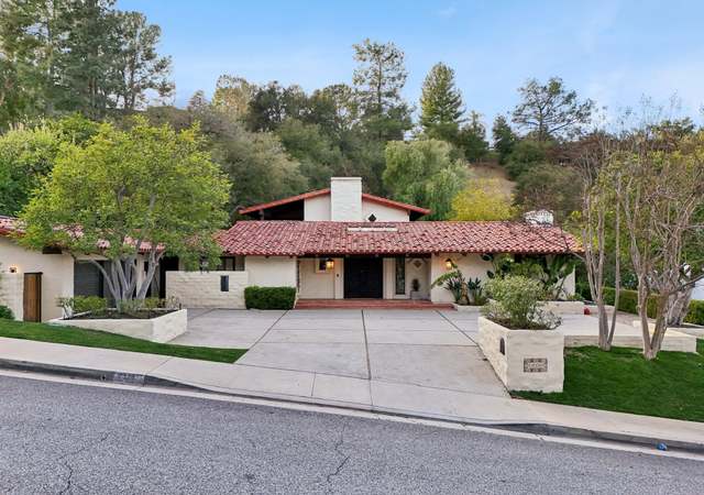 Property at 23735 Park Belmonte, Calabasas, CA 91302, 5 beds, 4 baths