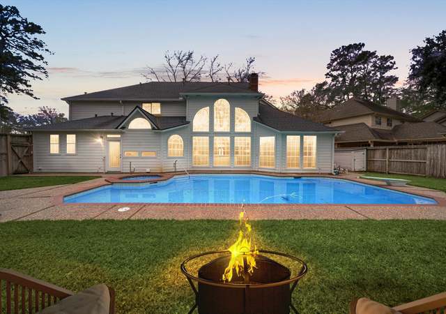 Property at 14102 Haynes Dr, Houston, TX 77069, 4 beds, 3.5 baths