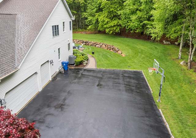 Photo of 30 Lenihan Ln, East Greenwich, RI 02818
