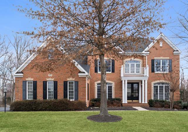 Property at 25782 Mayville Ct, Chantilly, VA 20152, 4 beds, 4.5 baths