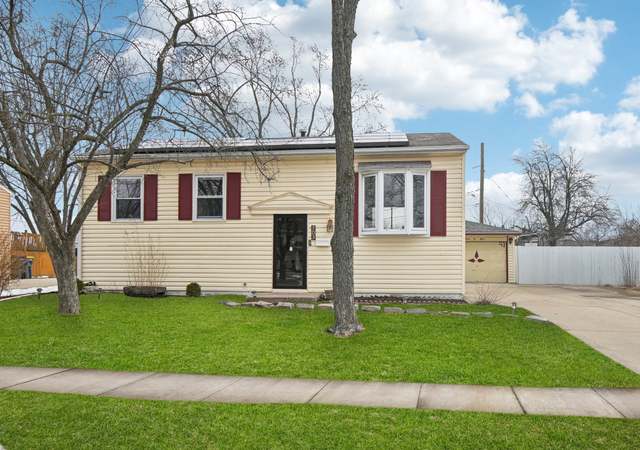 Property at 703 Sunset Cir, Streamwood, IL 60107, 5 beds, 2 baths