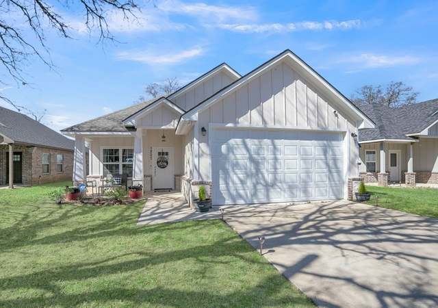 Property at 1207 S Lenox St, Tyler, TX 75701, 3 beds, 2 baths