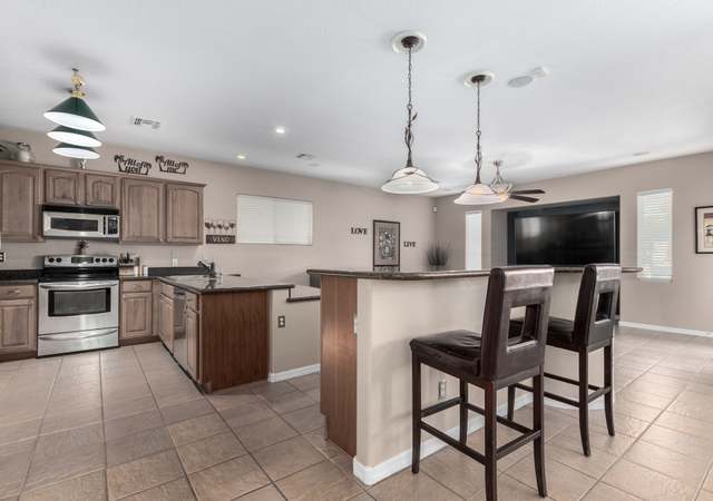 Property at 17574 W Gelding Dr, Surprise, AZ 85388, 3 beds, 2 baths