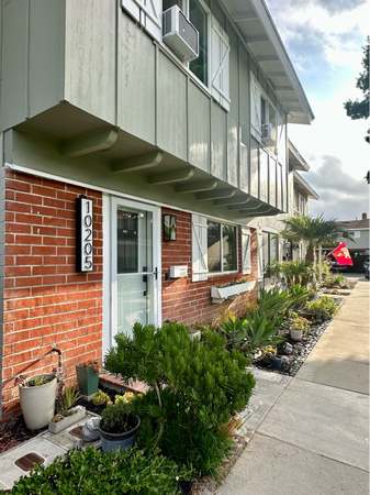 Photo of 10205 Holburn Dr, Huntington Beach, CA 92646