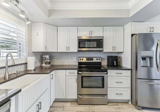 Photo of 1015 Coldstream Ct, Tarpon Springs, FL 34689