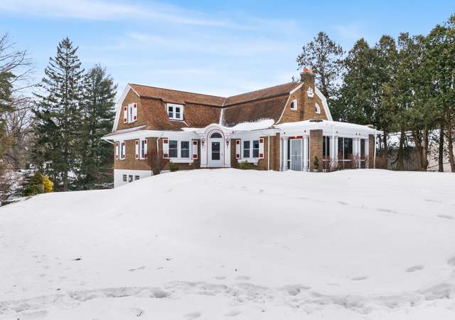 Property at 434 Thomas Ave, Irondequoit, NY 14617, 3 beds, 2.5 baths