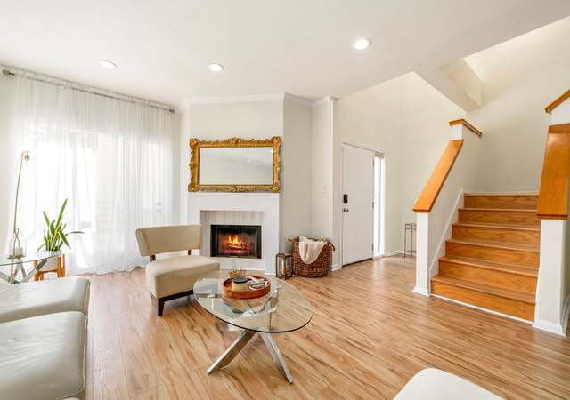 Property at 2100 Huldy St #4, Houston, TX 77019, 2 beds, 2.5 baths