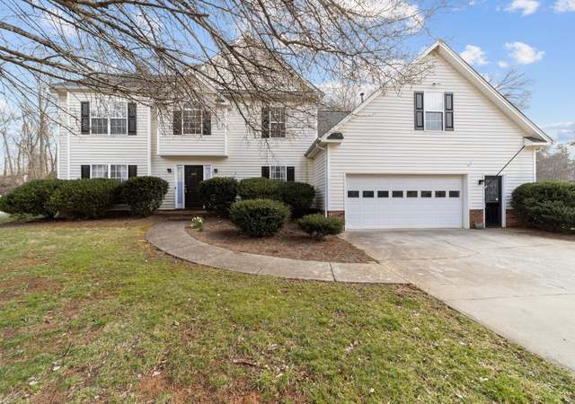 Property at 645 Doe Run Dr, Kernersville, NC 27284, 4 beds, 2.5 baths