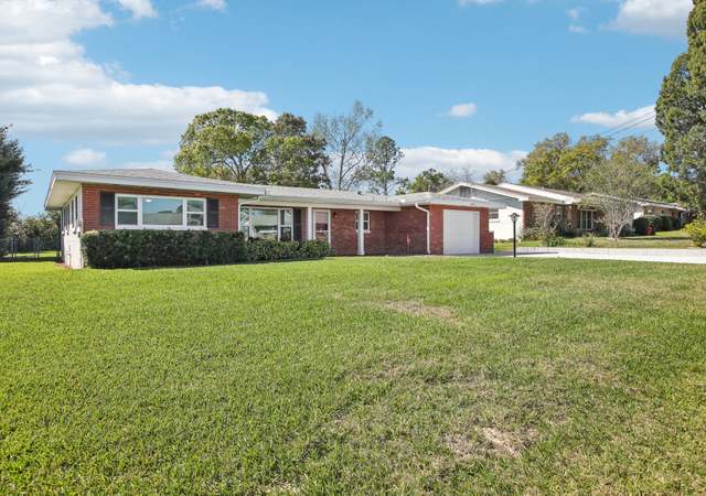 Property at 1841 5th St SE, Winter Haven, FL 33880, 3 beds, 2 baths