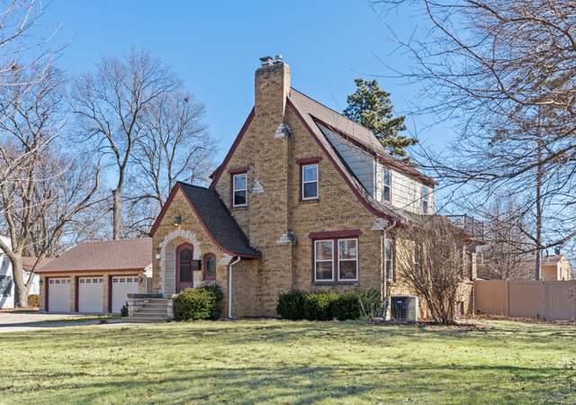 Property at 507 Wing Park Blvd, Elgin, IL 60123, 3 beds, 1.5 baths