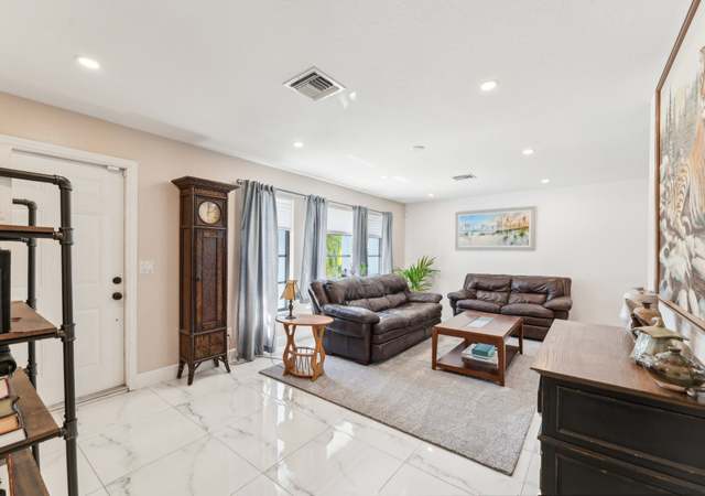Photo of 401 SE 14th Ter, Cape Coral, FL 33990