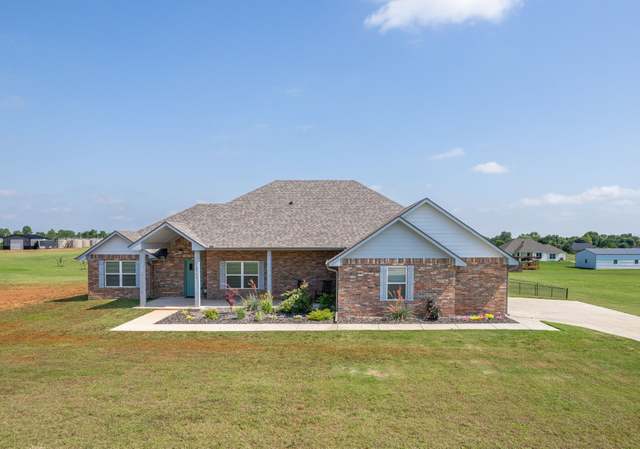Property at 2316 Dixie Dr, Blanchard, OK 73010, 4 beds, 2 baths