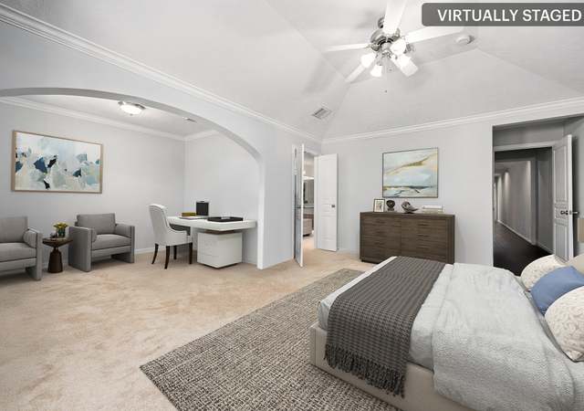 Property at 2634 Couch St, Houston, TX 77008, 3 beds, 2.5 baths