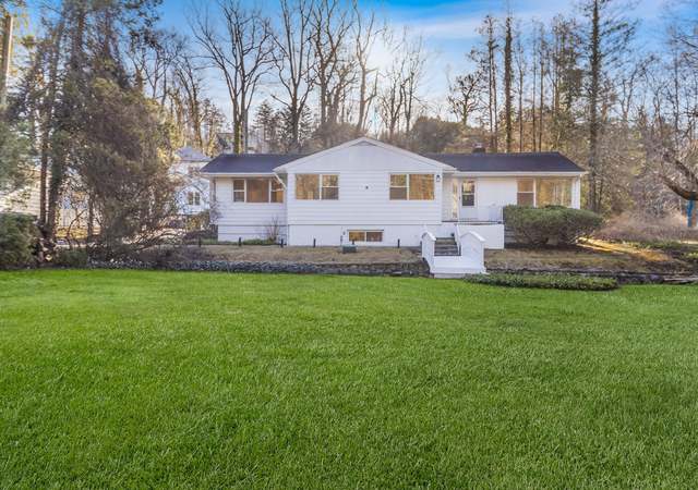 Property at 2 Lorraine Pl, Scarsdale, NY 10583, 3 beds, 2 baths