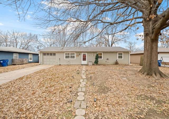 Property at 1612 Northwood Dr, Lawrence, KS 66044, 3 beds, 1 bath