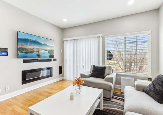 Property at 306 Monarch Dr, Streamwood, IL 60107, 3 beds, 2.5 baths