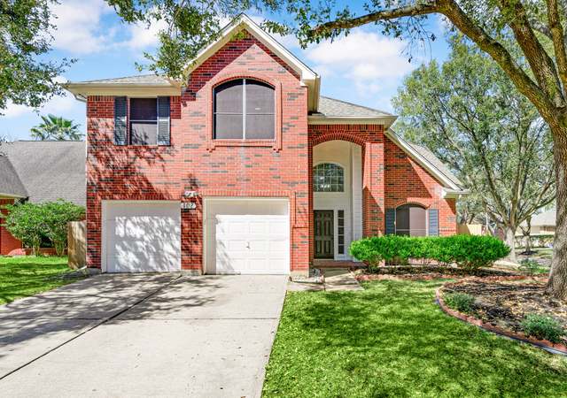Property at 102 Lindencrest Ct, Sugar Land, TX 77479, 4 beds, 2.5 baths