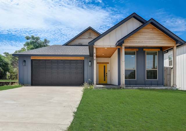 Property at 1464 E Rosedale St, Fort Worth, TX 76104, 3 beds, 2 baths