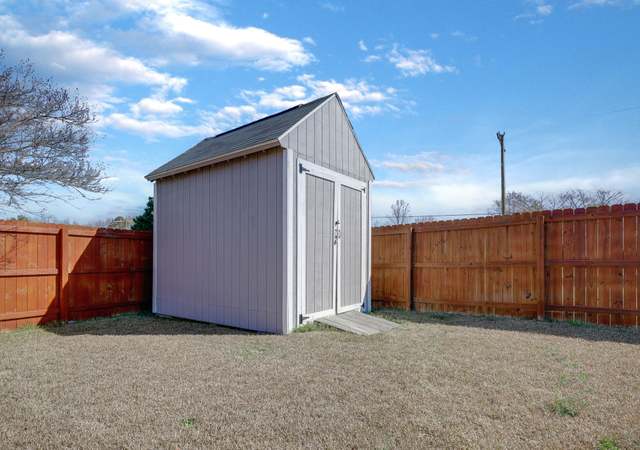 Photo of 131 Woodglen Dr, Clayton, NC 27527