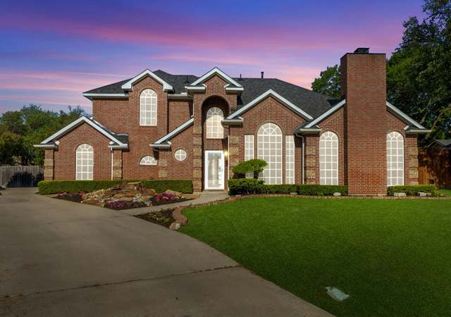 Property at 2733 Naples Dr, Hurst, TX 76054, 4 beds, 3 baths