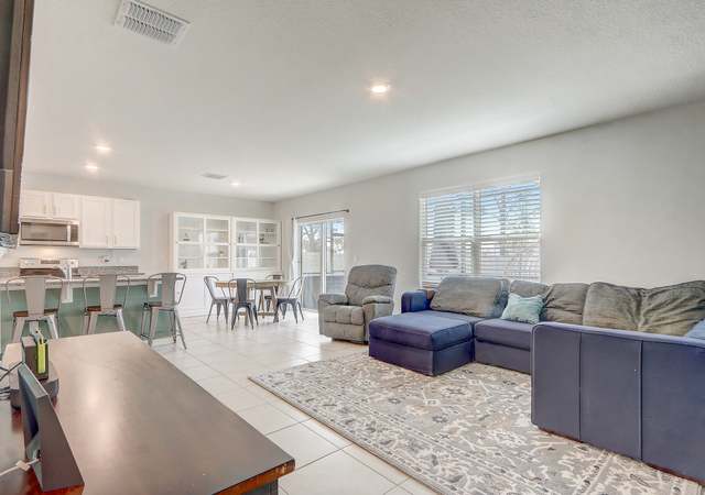 Photo of 11279 Amber Ridge Dr, Zellwood, FL 32798