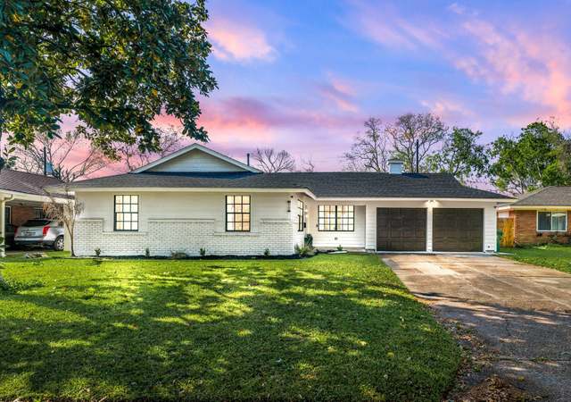 Property at 5762 Heron Dr, Houston, TX 77033, 3 beds, 2 baths
