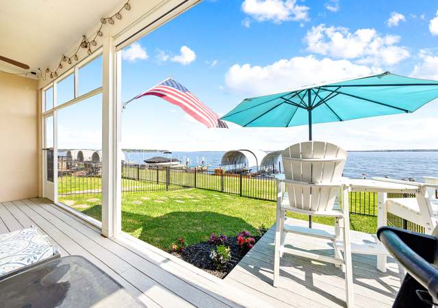Photo of 8 Regency Pt, Conroe, TX 77356