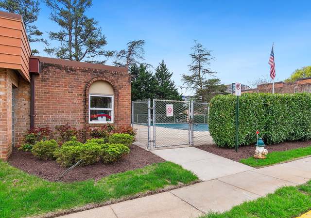 Photo of 11909 Parklawn Dr Unit T-2, Rockville, MD 20852