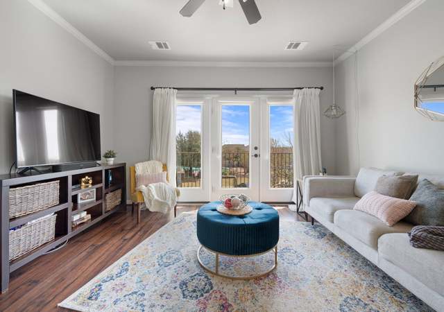 Property at 2101 Town Centre Dr #2001, Round Rock, TX 78664, 1 bed, 1.5 baths