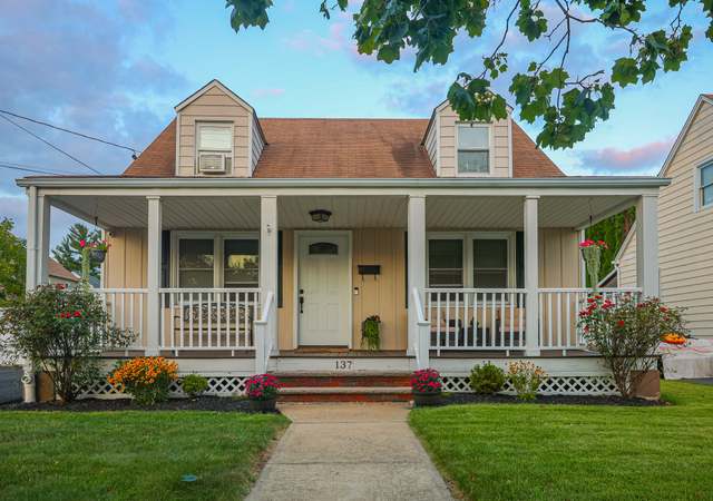 Property at 137 S 4Th Ave, Manville Boro, NJ 08835-1813, 4 beds, 1.5 baths