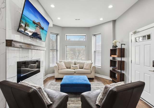 Property at 443 E 45th Pl #3, Chicago, IL 60653, 3 beds, 2 baths