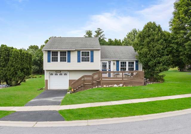 Property at 5738 Lake Hill Dr, Romulus, NY 14541, 2 beds, 1.5 baths