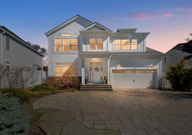 Property at 1450 Horseshoe Dr, North Bellmore, NY 11710, 4 beds, 2.5 baths